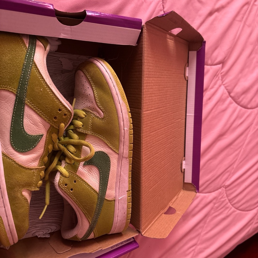 Green and cream Sneakers